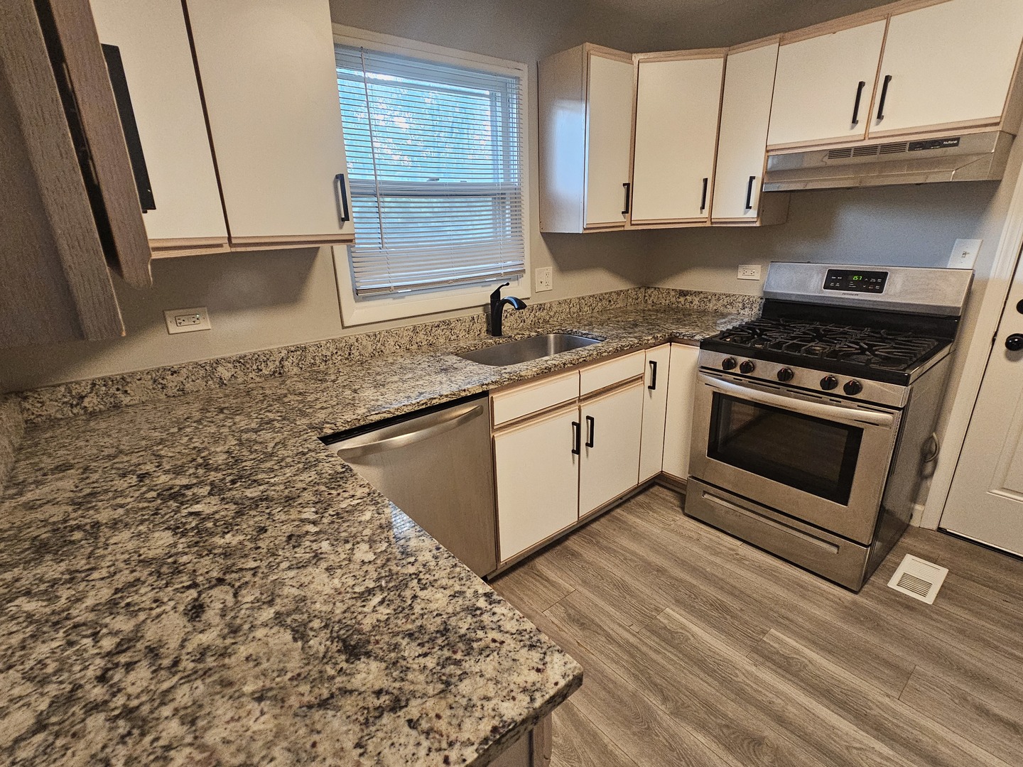 17640 Central Park Avenue, Country Club Hills, IL 60478