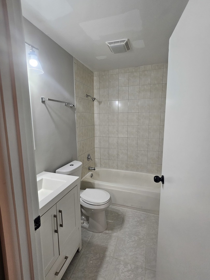 17640 Central Park Avenue, Country Club Hills, IL 60478