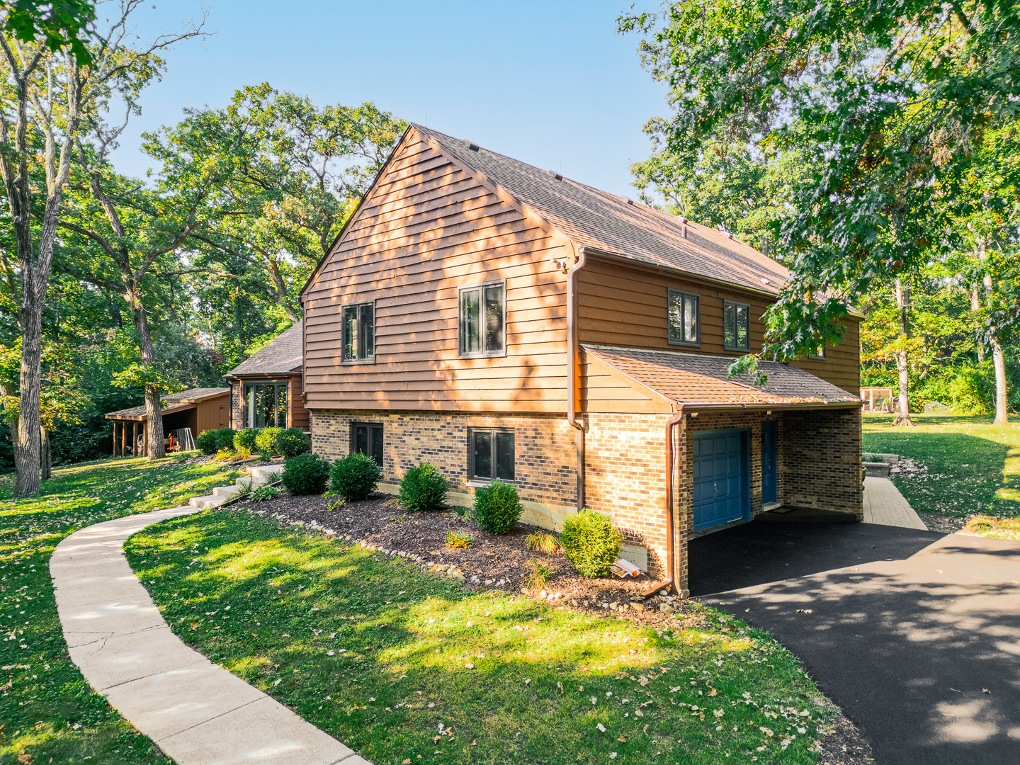 1313 Chatham Lane, Woodstock, IL 60098