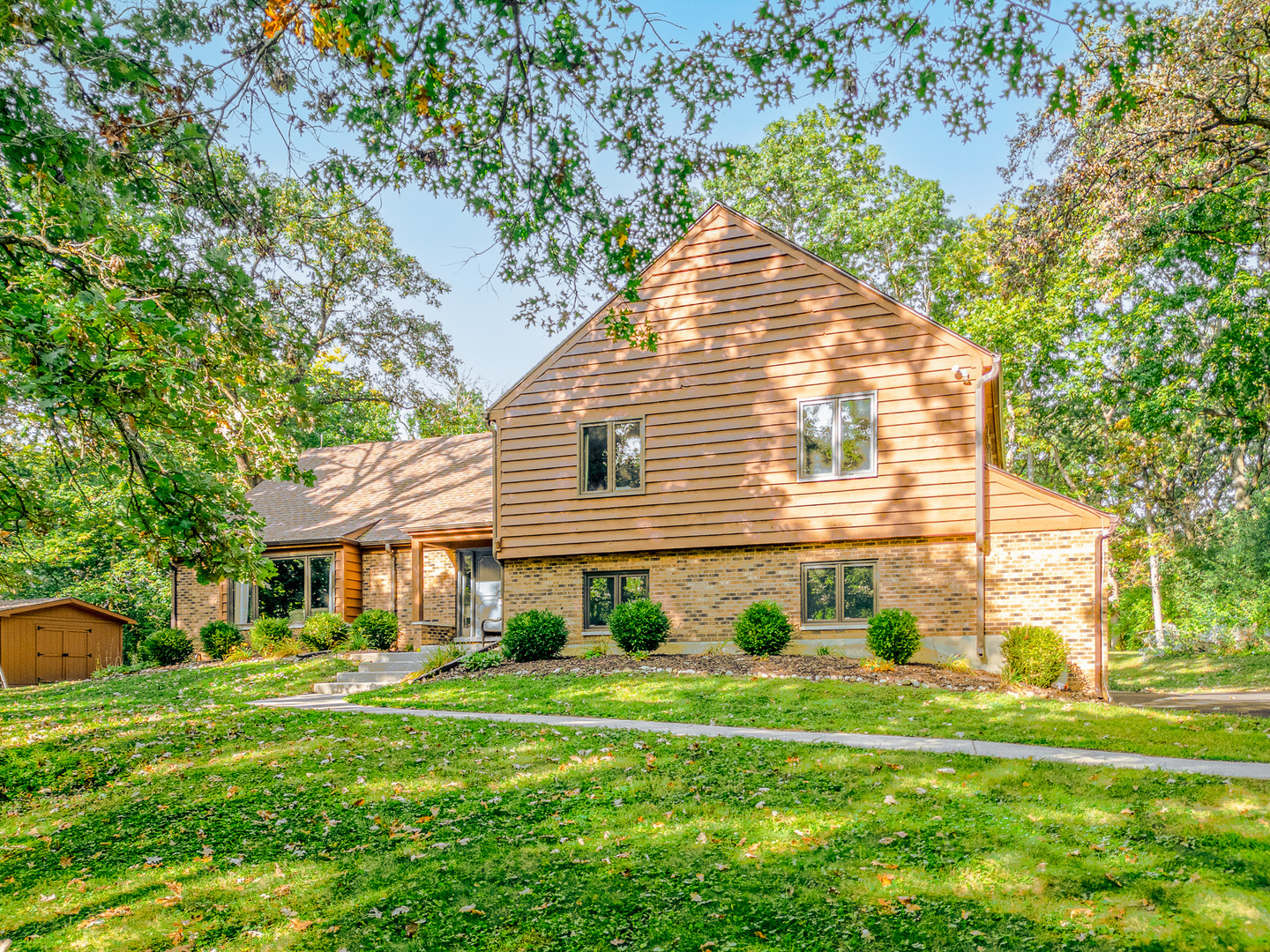 1313 Chatham Lane, Woodstock, IL 60098