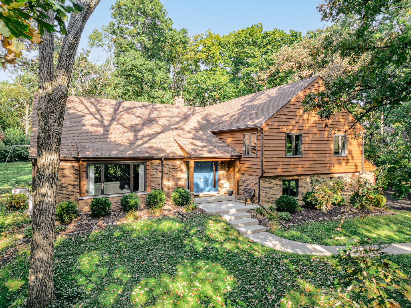 1313 Chatham Lane, Woodstock, IL 60098