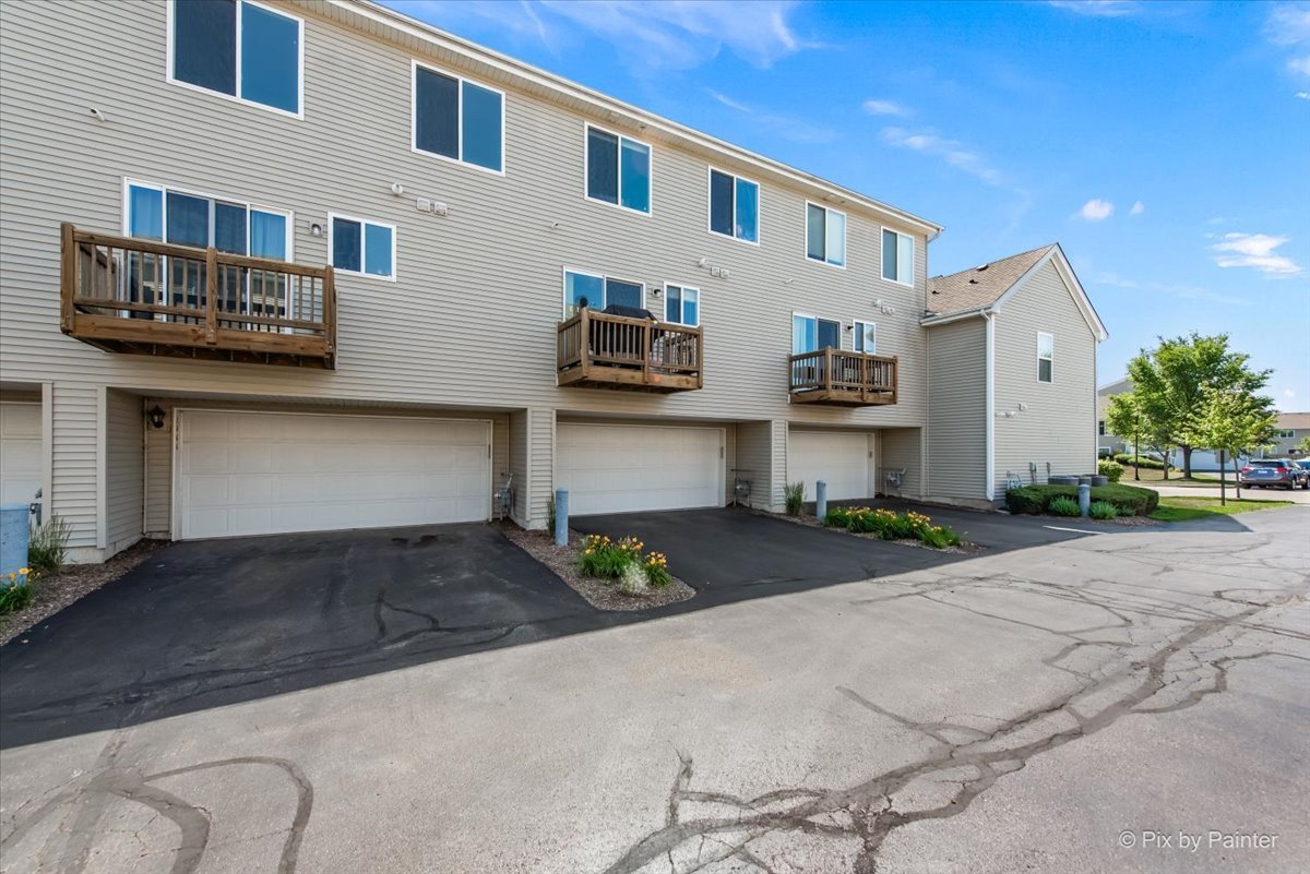 1664 Ruby Drive, Pingree Grove, IL 60140