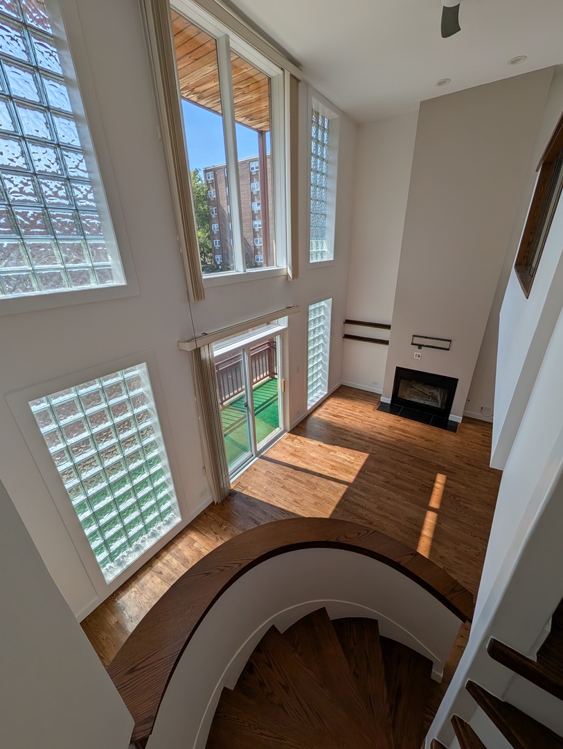 8735 W CATHERINE Avenue #8, Chicago, IL 60656