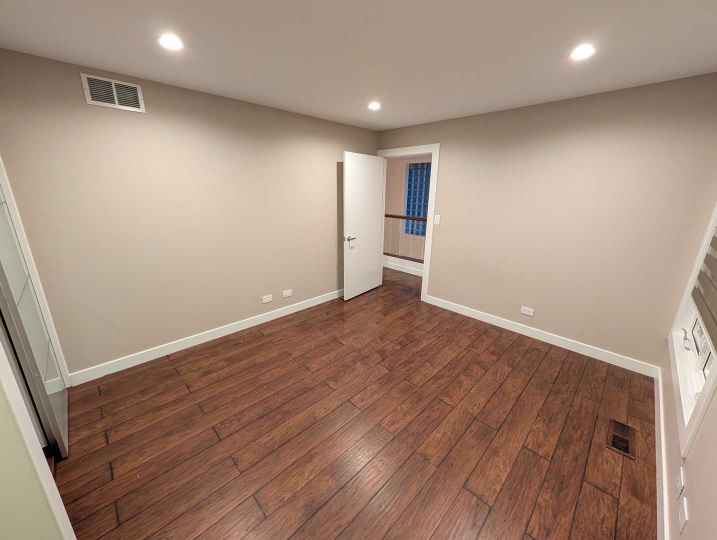 8735 W CATHERINE Avenue #8, Chicago, IL 60656