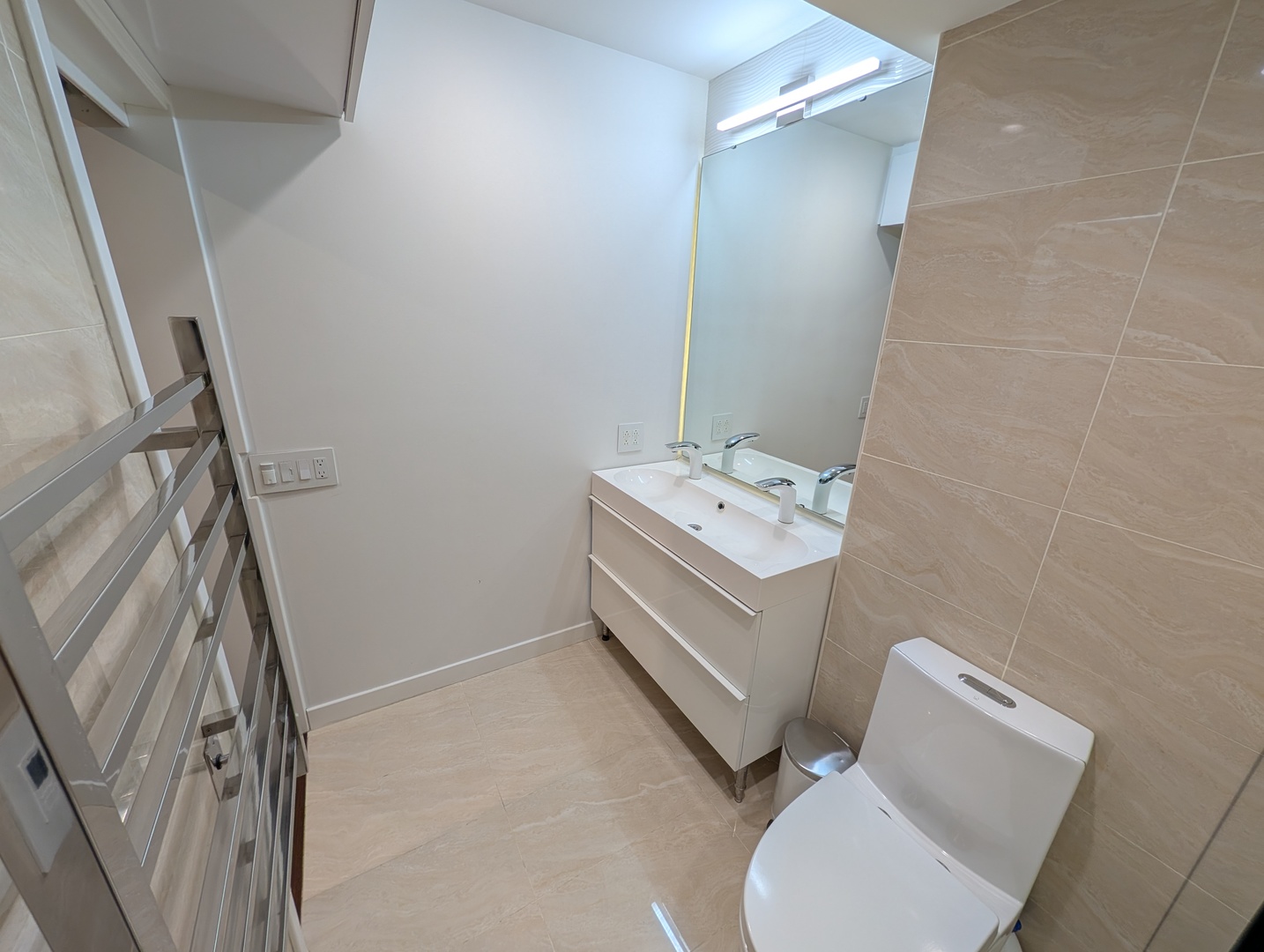 8735 W CATHERINE Avenue #8, Chicago, IL 60656