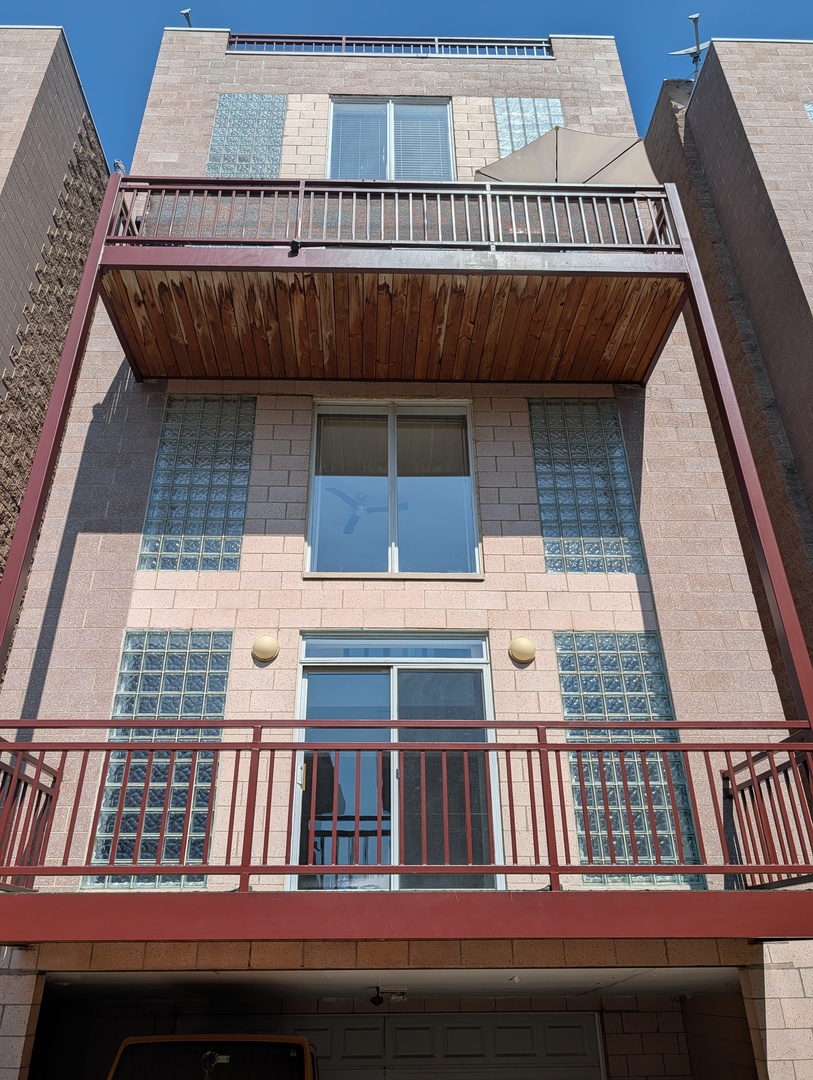 8735 W CATHERINE Avenue #8, Chicago, IL 60656
