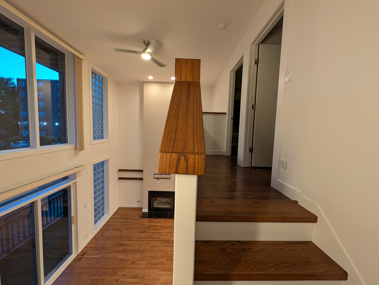 8735 W CATHERINE Avenue #8, Chicago, IL 60656
