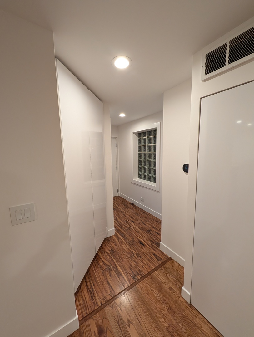 8735 W CATHERINE Avenue #8, Chicago, IL 60656