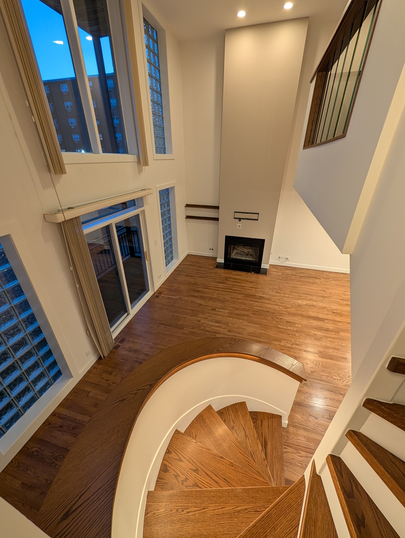 8735 W CATHERINE Avenue #8, Chicago, IL 60656