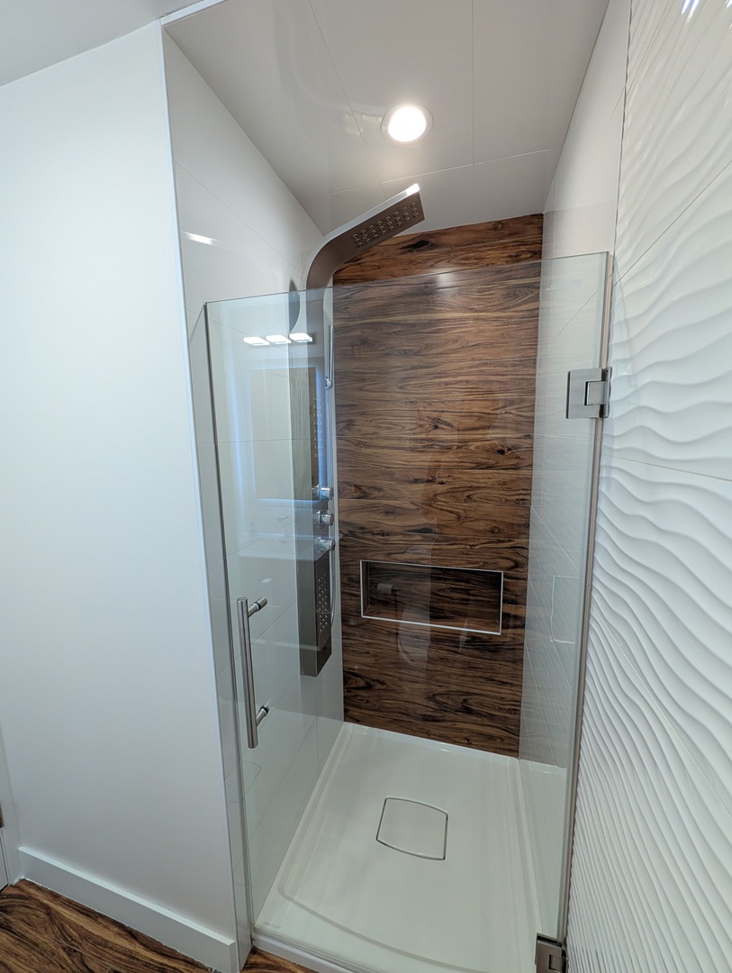 8735 W CATHERINE Avenue #8, Chicago, IL 60656
