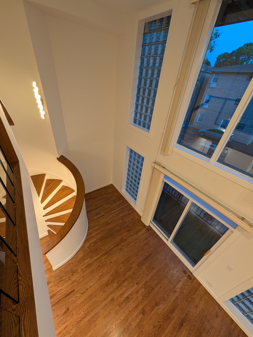 8735 W CATHERINE Avenue #8, Chicago, IL 60656