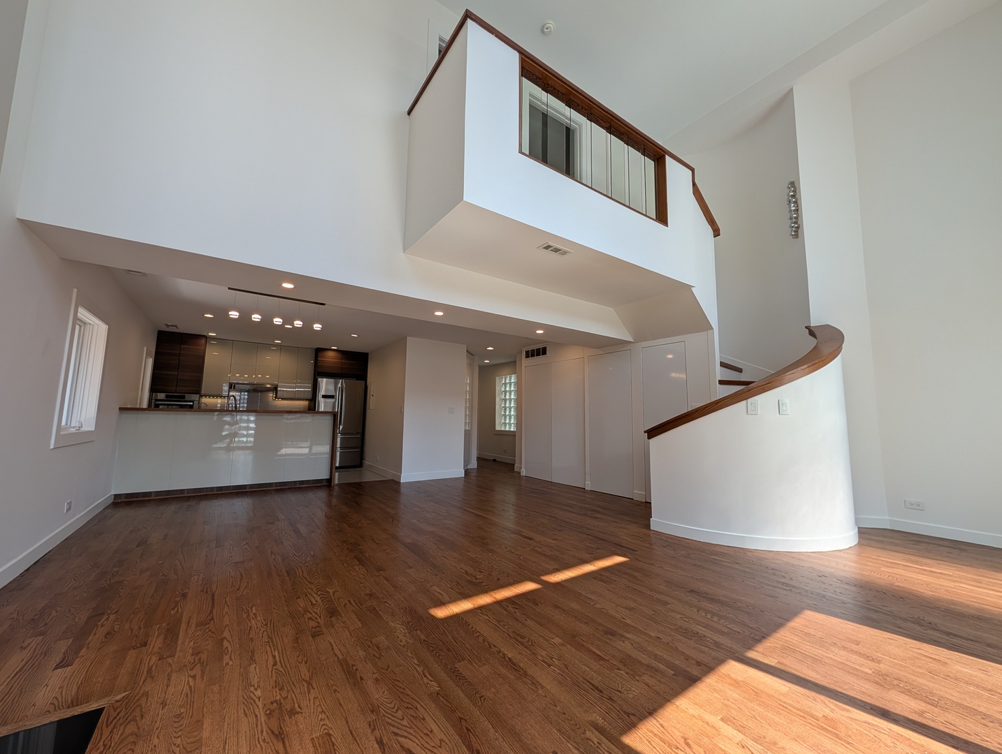 8735 W CATHERINE Avenue #8, Chicago, IL 60656