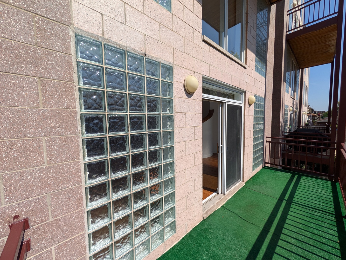 8735 W CATHERINE Avenue #8, Chicago, IL 60656