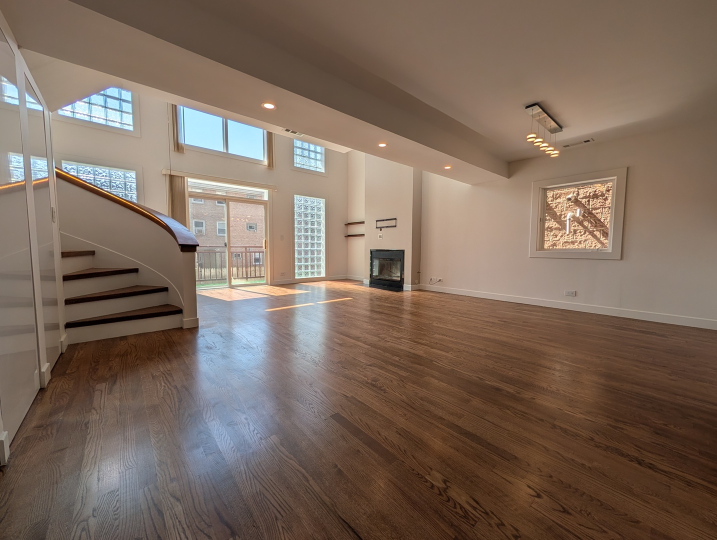 8735 W CATHERINE Avenue #8, Chicago, IL 60656