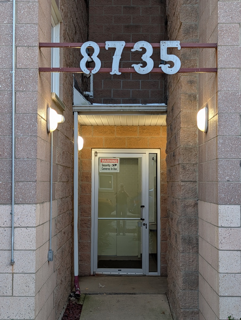 8735 W CATHERINE Avenue #8, Chicago, IL 60656
