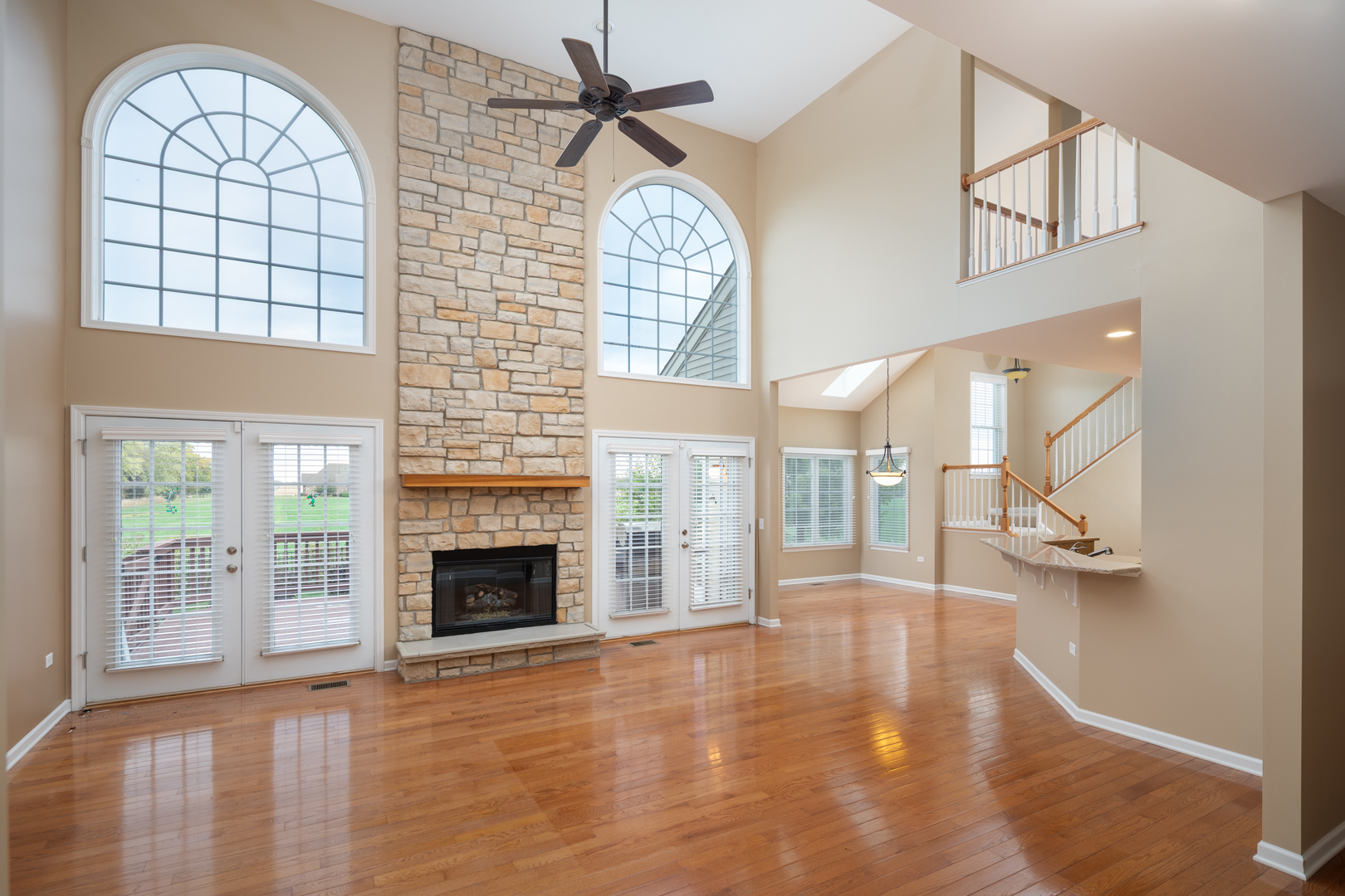 351 Lake Run Lane, North Aurora, IL 60542