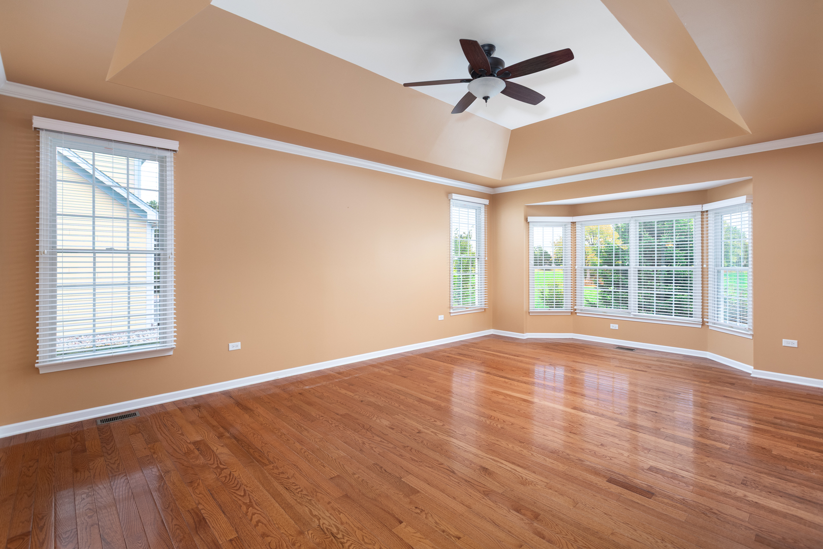 351 Lake Run Lane, North Aurora, IL 60542