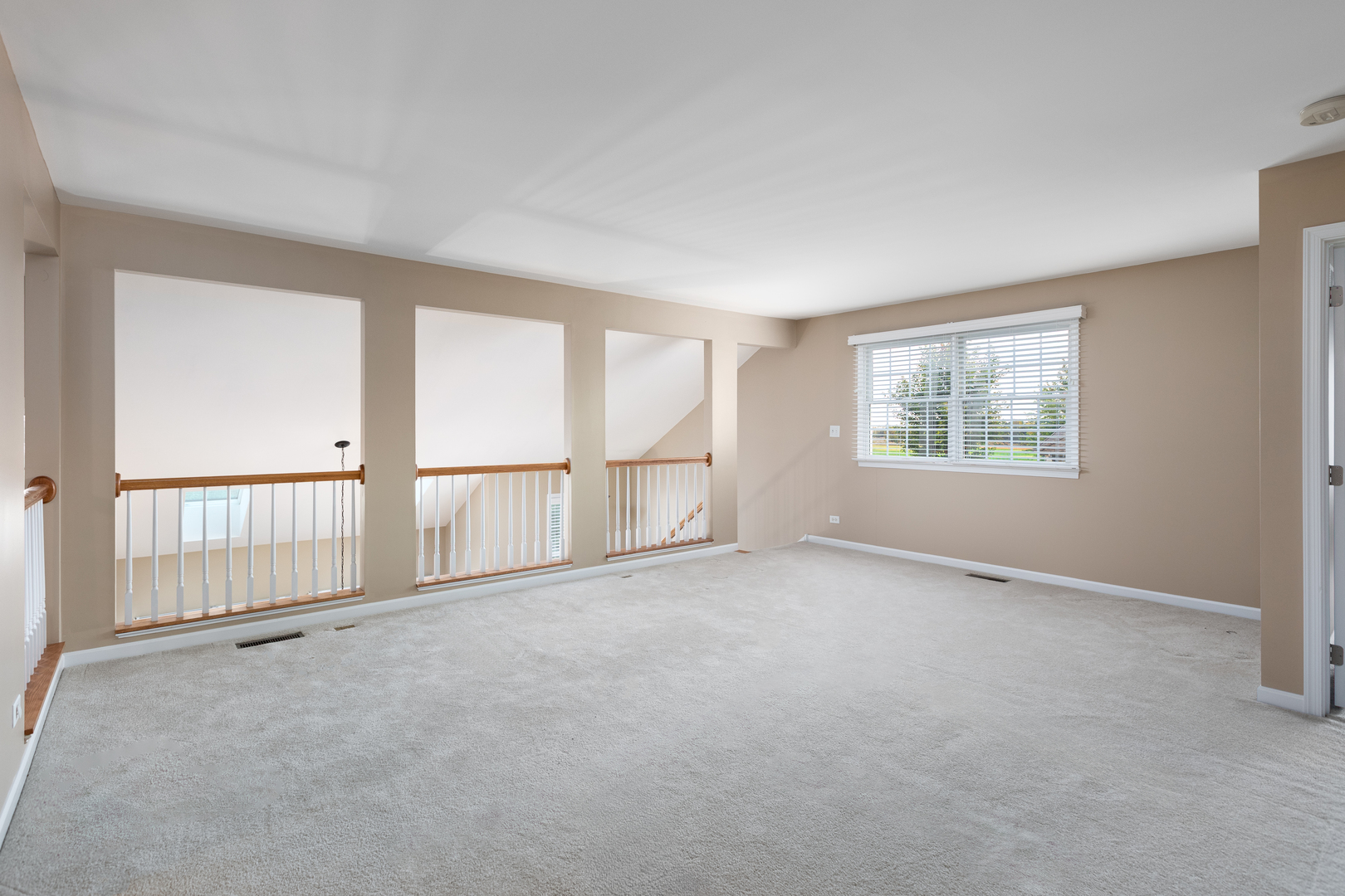 351 Lake Run Lane, North Aurora, IL 60542