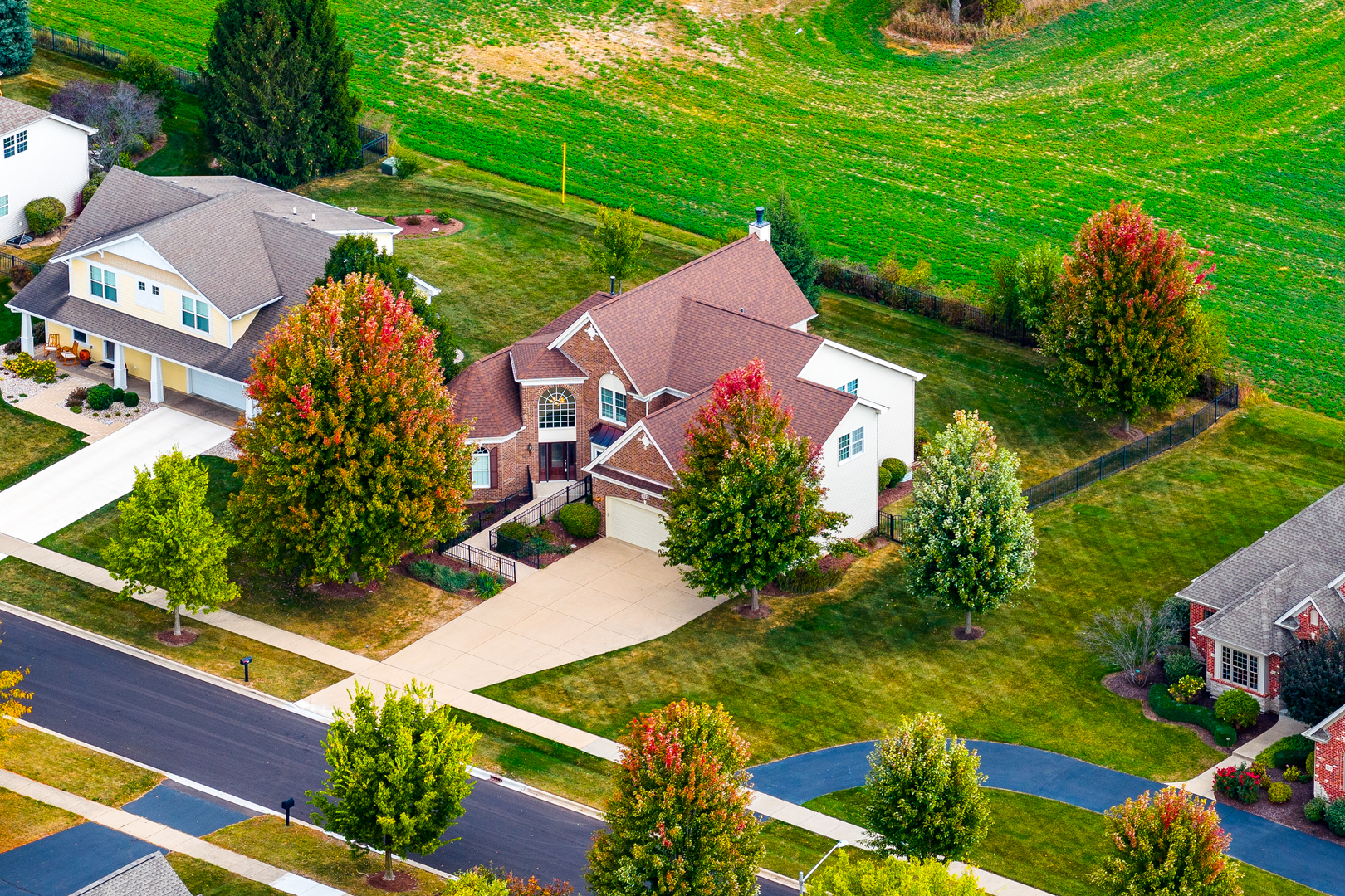 351 Lake Run Lane, North Aurora, IL 60542