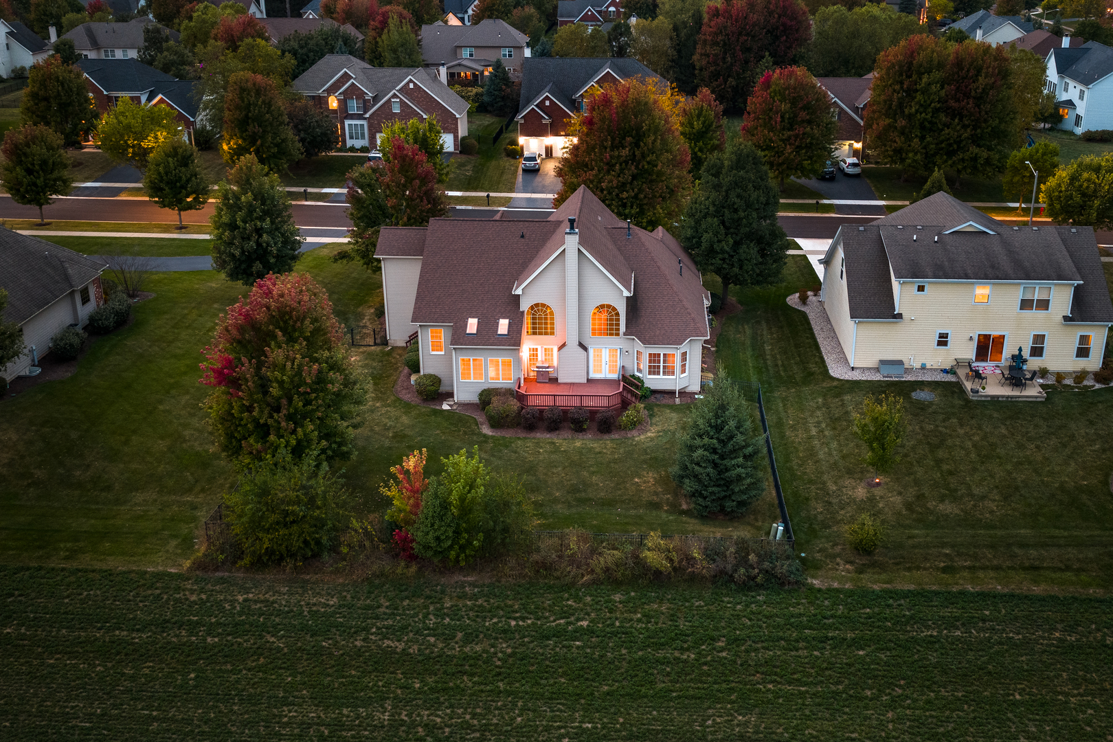 351 Lake Run Lane, North Aurora, IL 60542