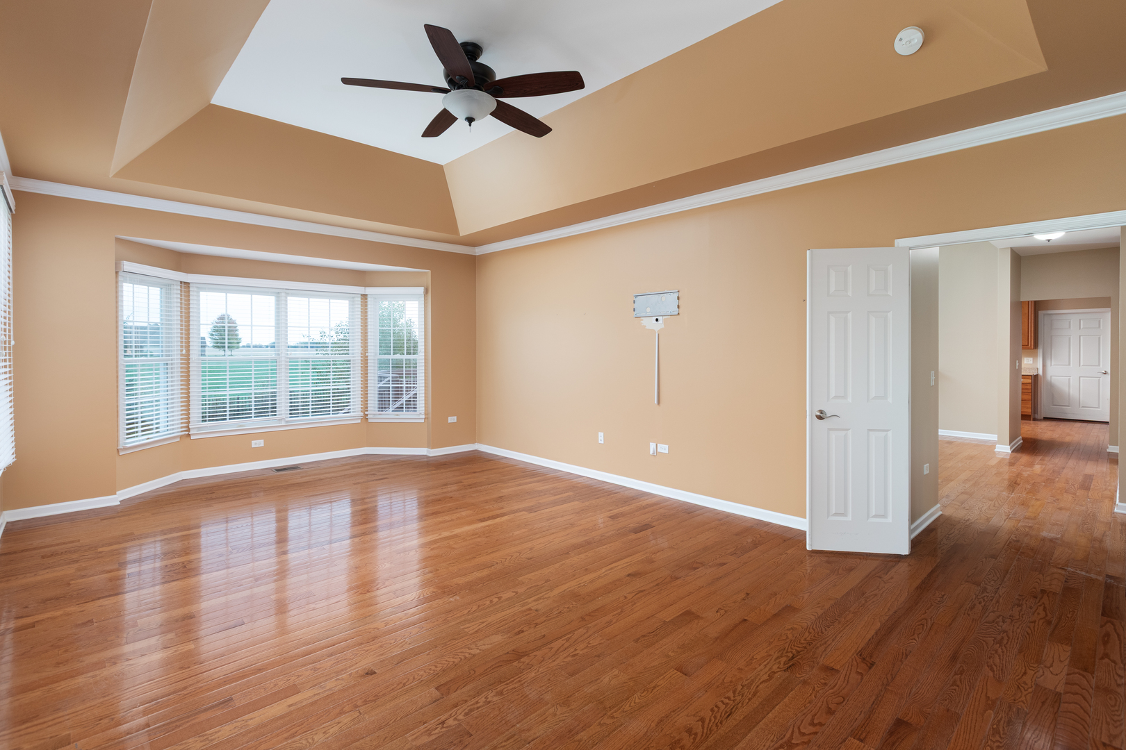 351 Lake Run Lane, North Aurora, IL 60542