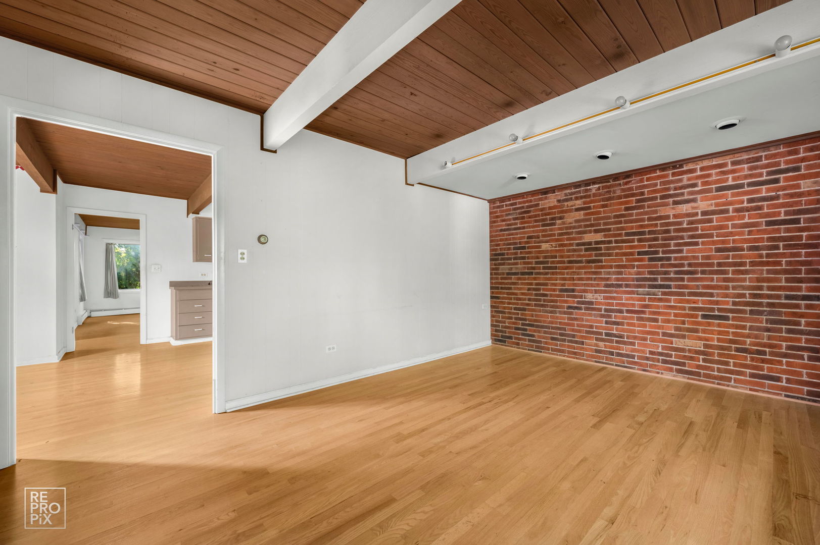 553 Barton Avenue, Evanston, IL 60202