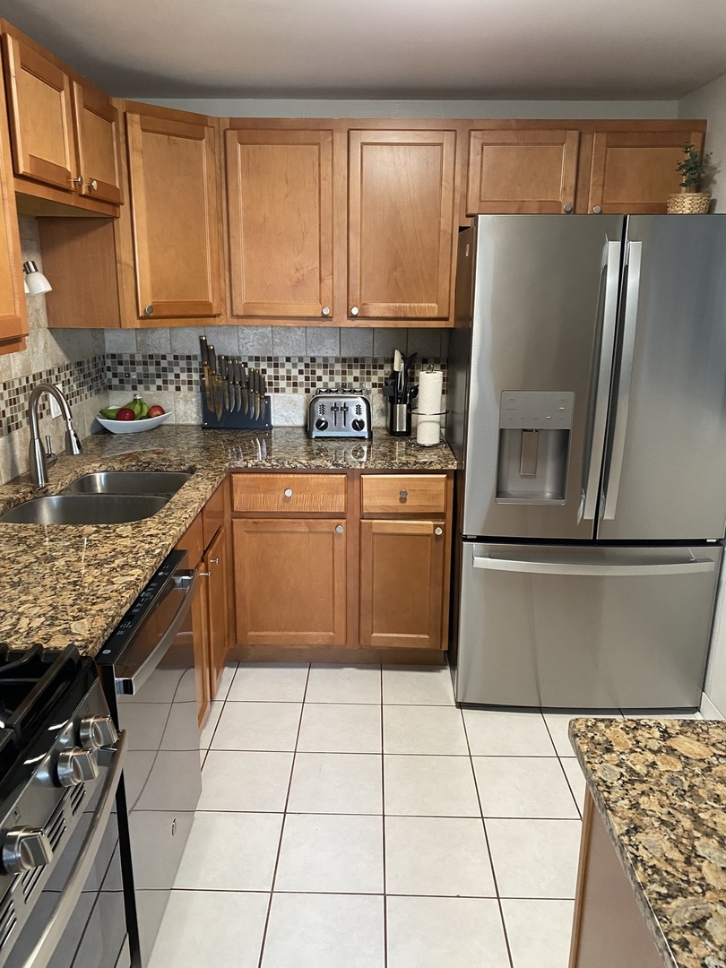 1460 Fairlane Drive #513, Schaumburg, IL 60193