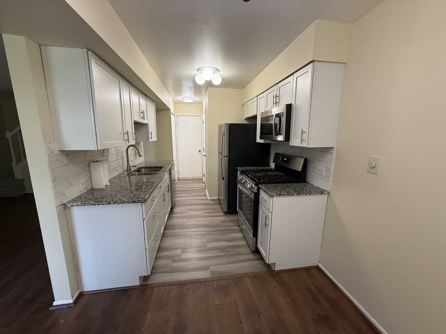 385 Pierce Court #280, Vernon Hills, IL 60061