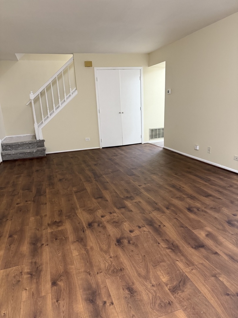 385 Pierce Court #280, Vernon Hills, IL 60061