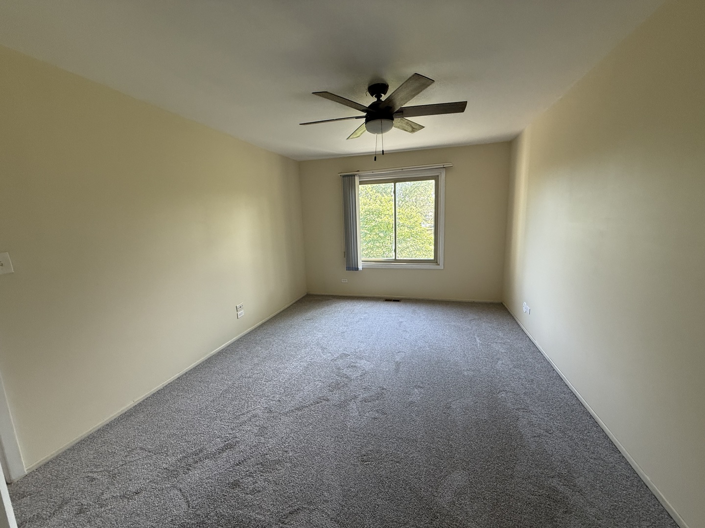 385 Pierce Court #280, Vernon Hills, IL 60061