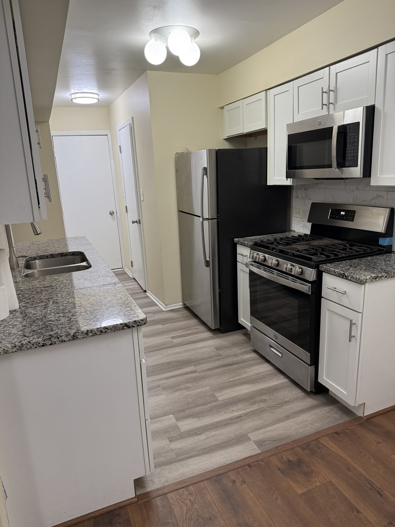 385 Pierce Court #280, Vernon Hills, IL 60061