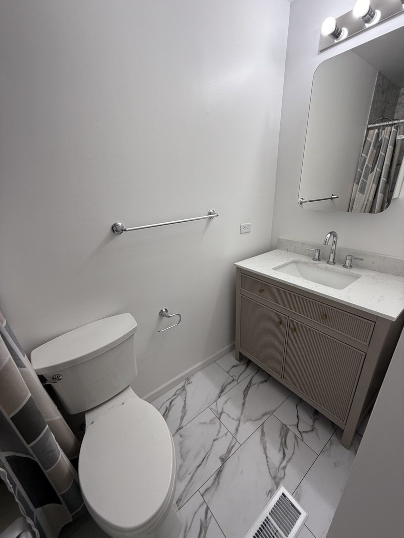 385 Pierce Court #280, Vernon Hills, IL 60061