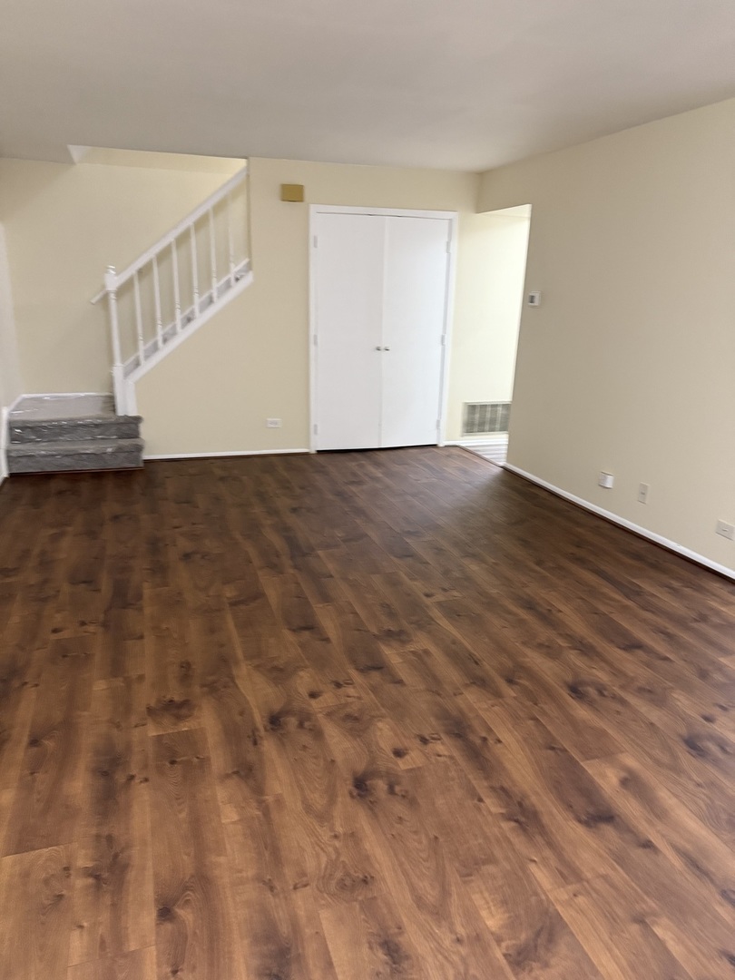 385 Pierce Court #280, Vernon Hills, IL 60061