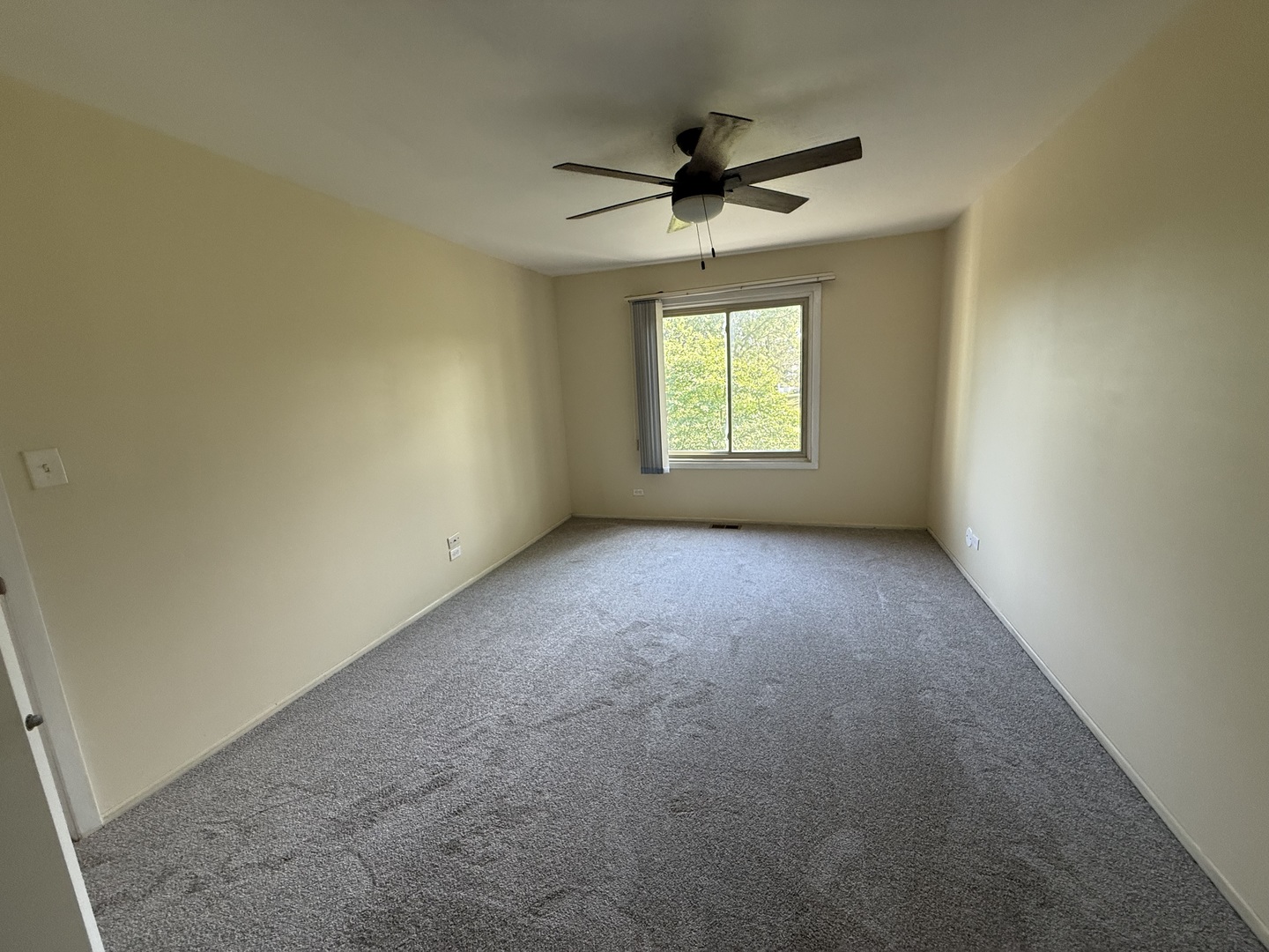 385 Pierce Court #280, Vernon Hills, IL 60061