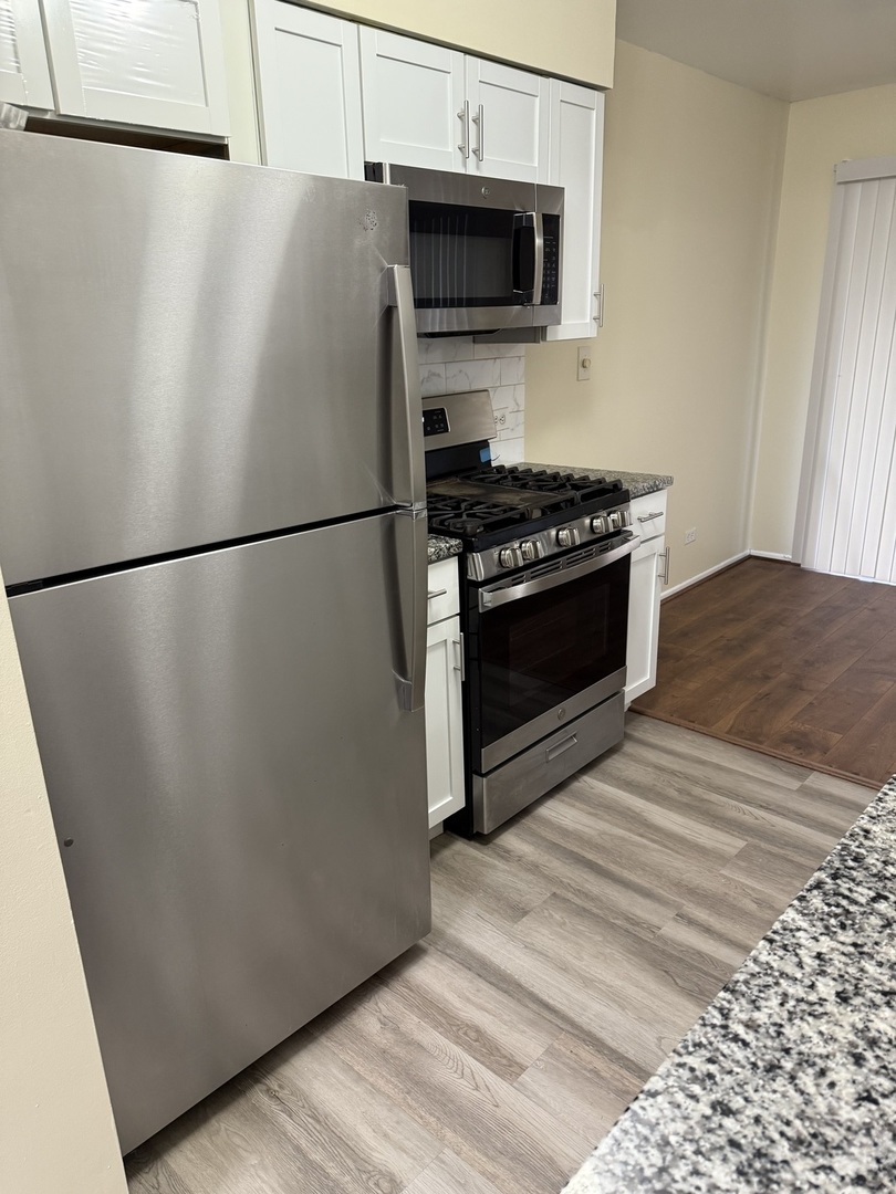 385 Pierce Court #280, Vernon Hills, IL 60061