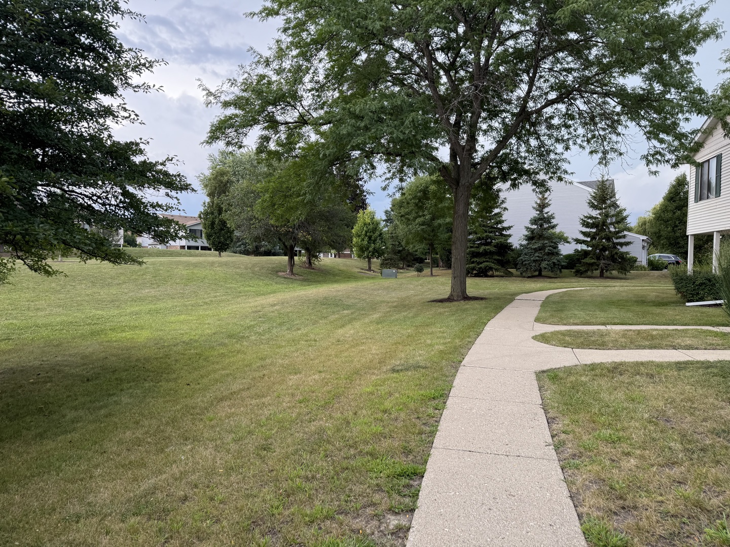 385 Pierce Court #280, Vernon Hills, IL 60061