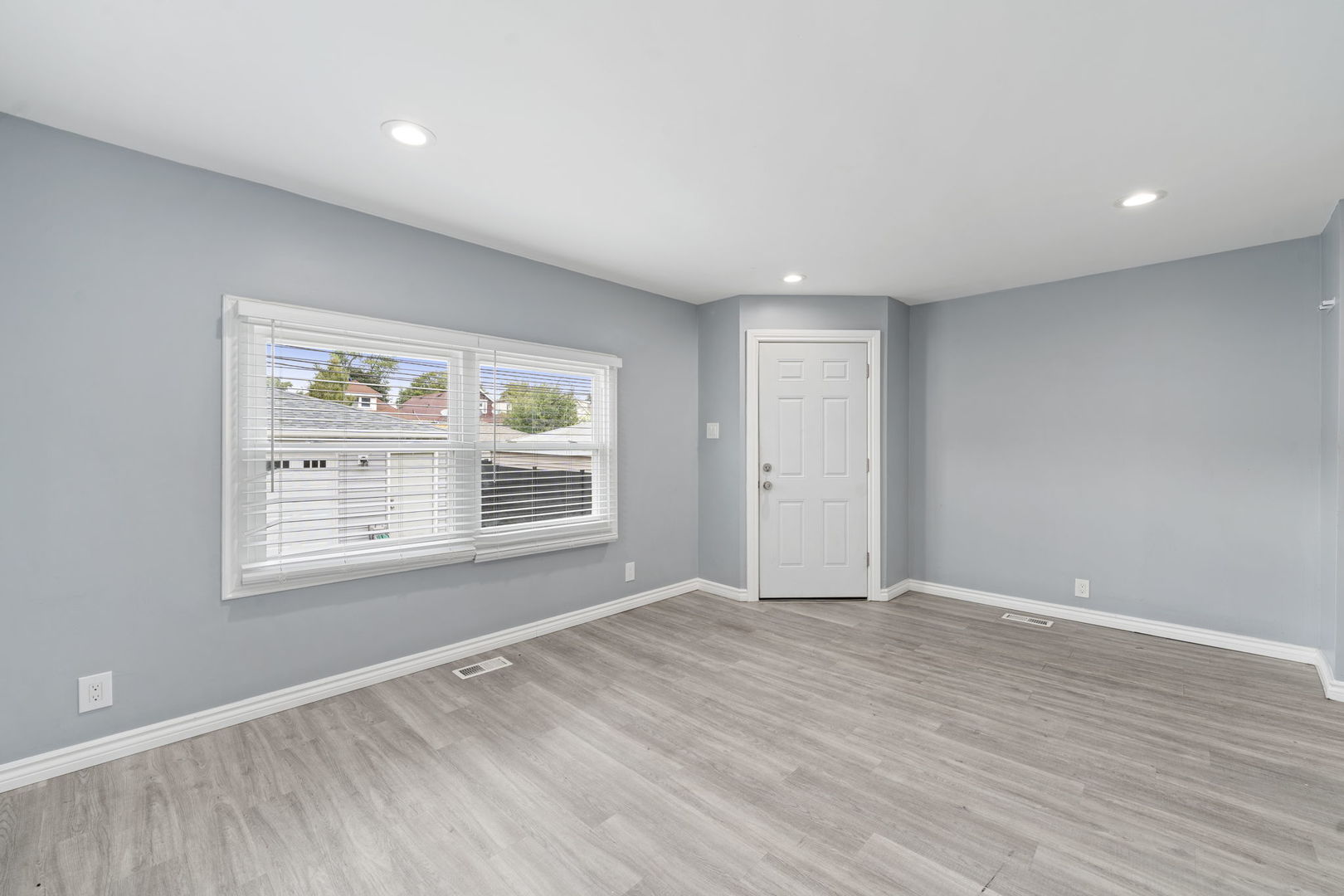 4630 W Montana Street, Chicago, IL 60639
