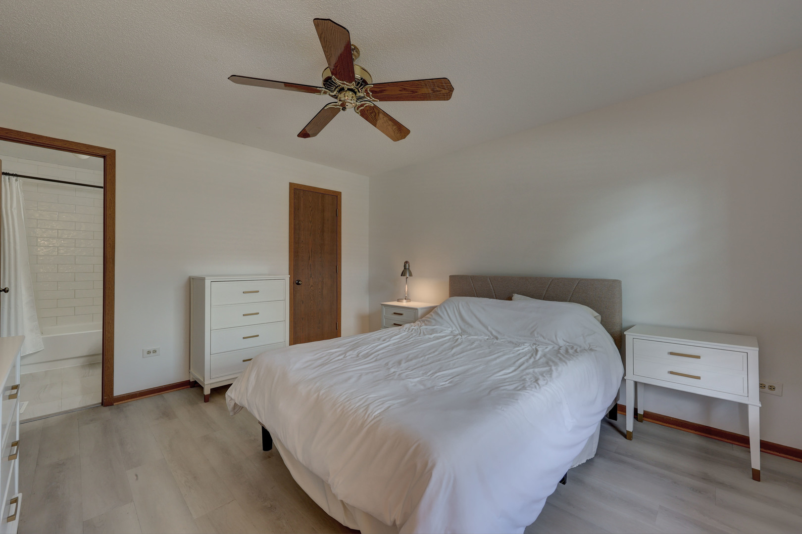 639 Elizabeth Drive #B, Wood Dale, IL 60191