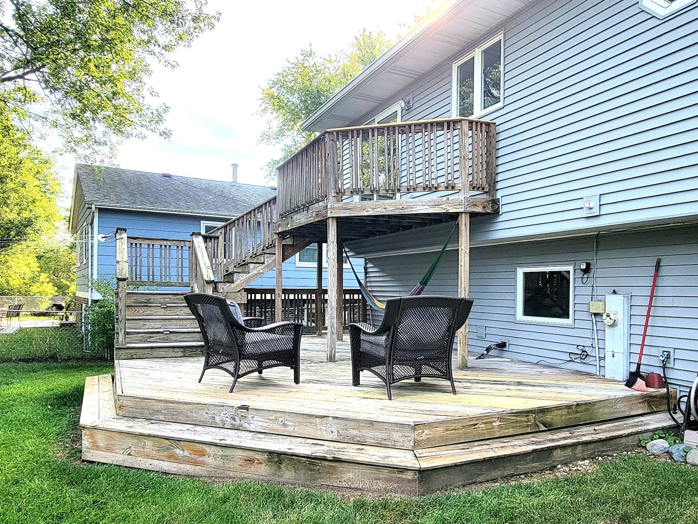 205 Countryside Lane, Lindenhurst, IL 60046