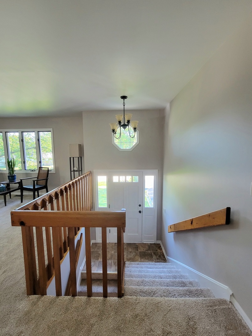205 Countryside Lane, Lindenhurst, IL 60046