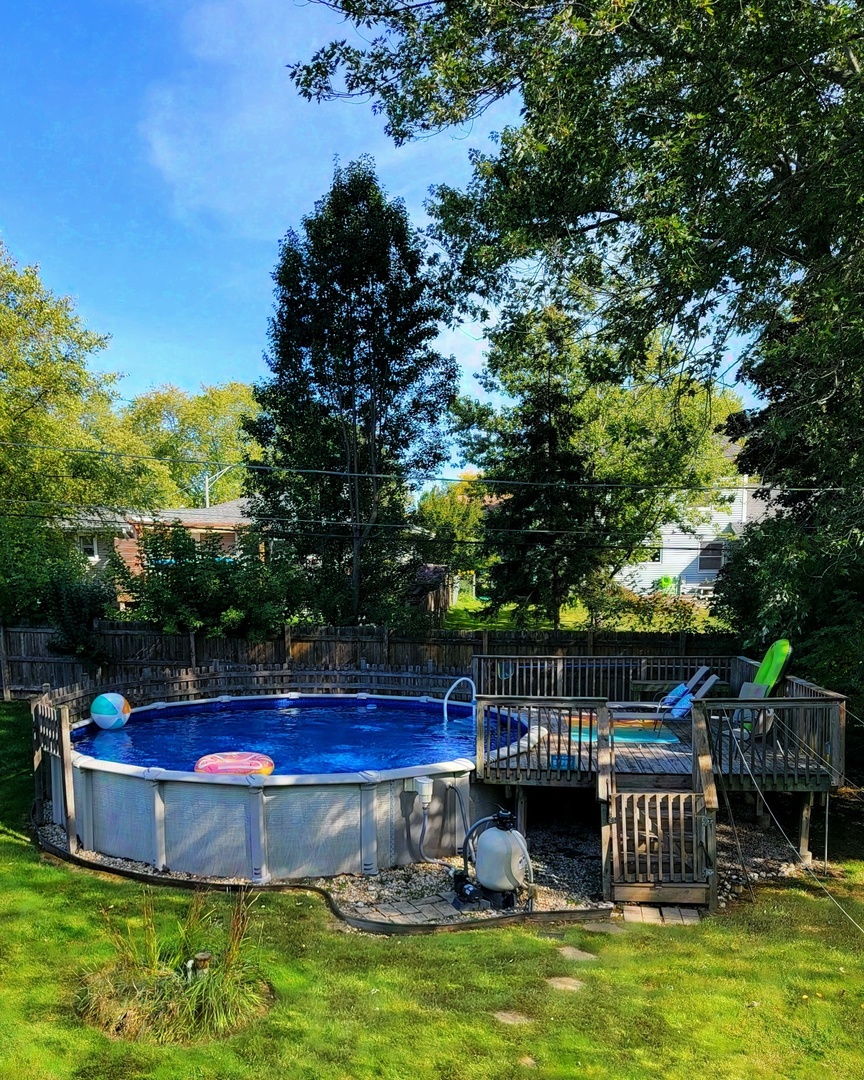 205 Countryside Lane, Lindenhurst, IL 60046