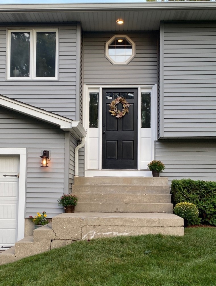 205 Countryside Lane, Lindenhurst, IL 60046