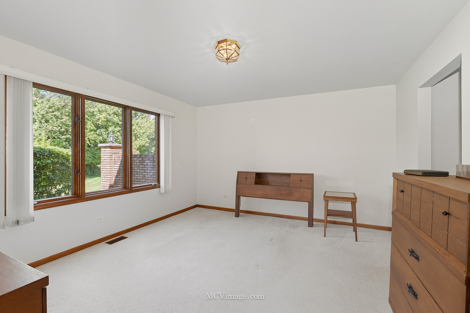 18434 Lakeview Circle, Tinley Park, IL 60477