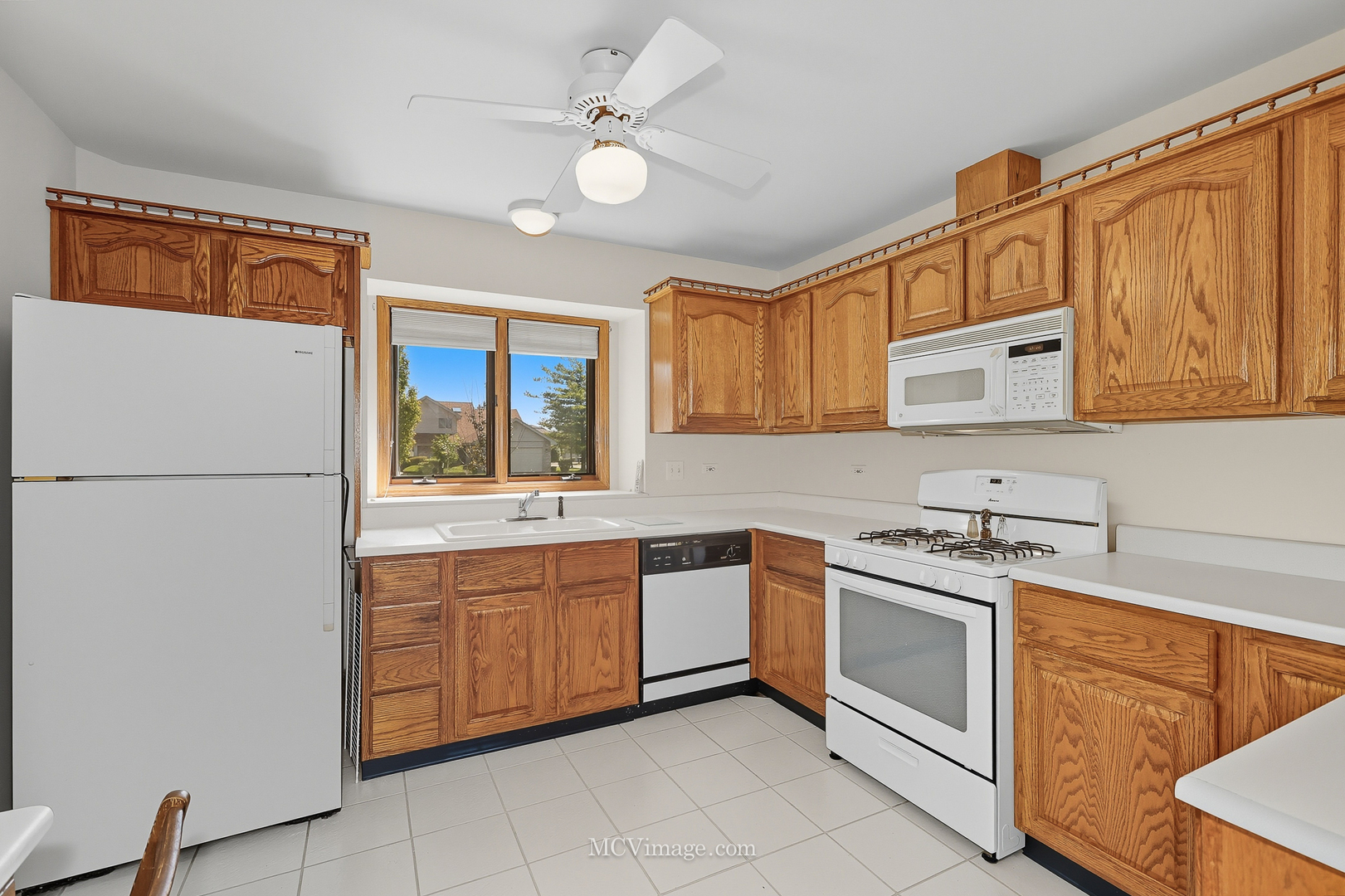 18434 Lakeview Circle, Tinley Park, IL 60477