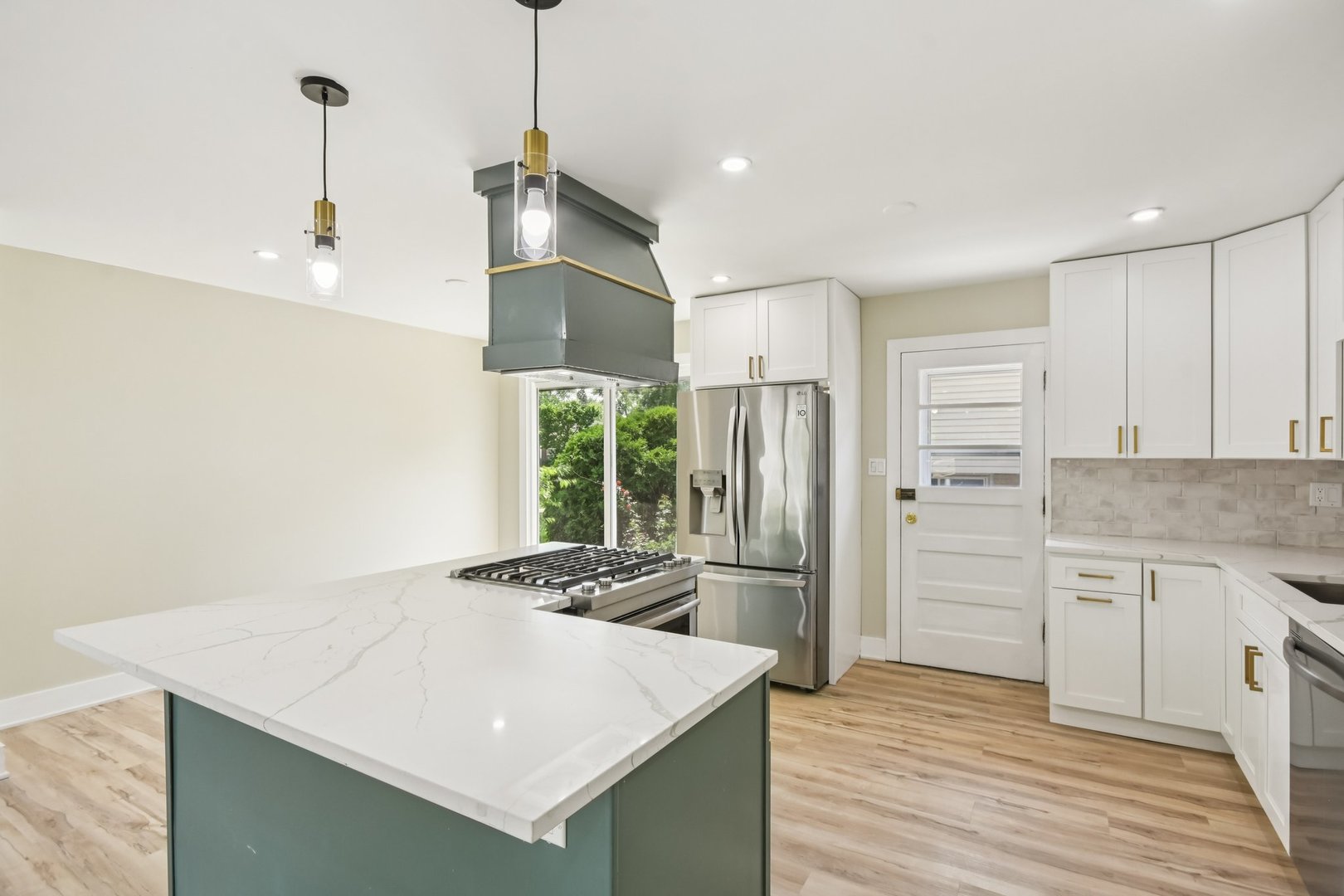 980 Marshall Drive, Des Plaines, IL 60016