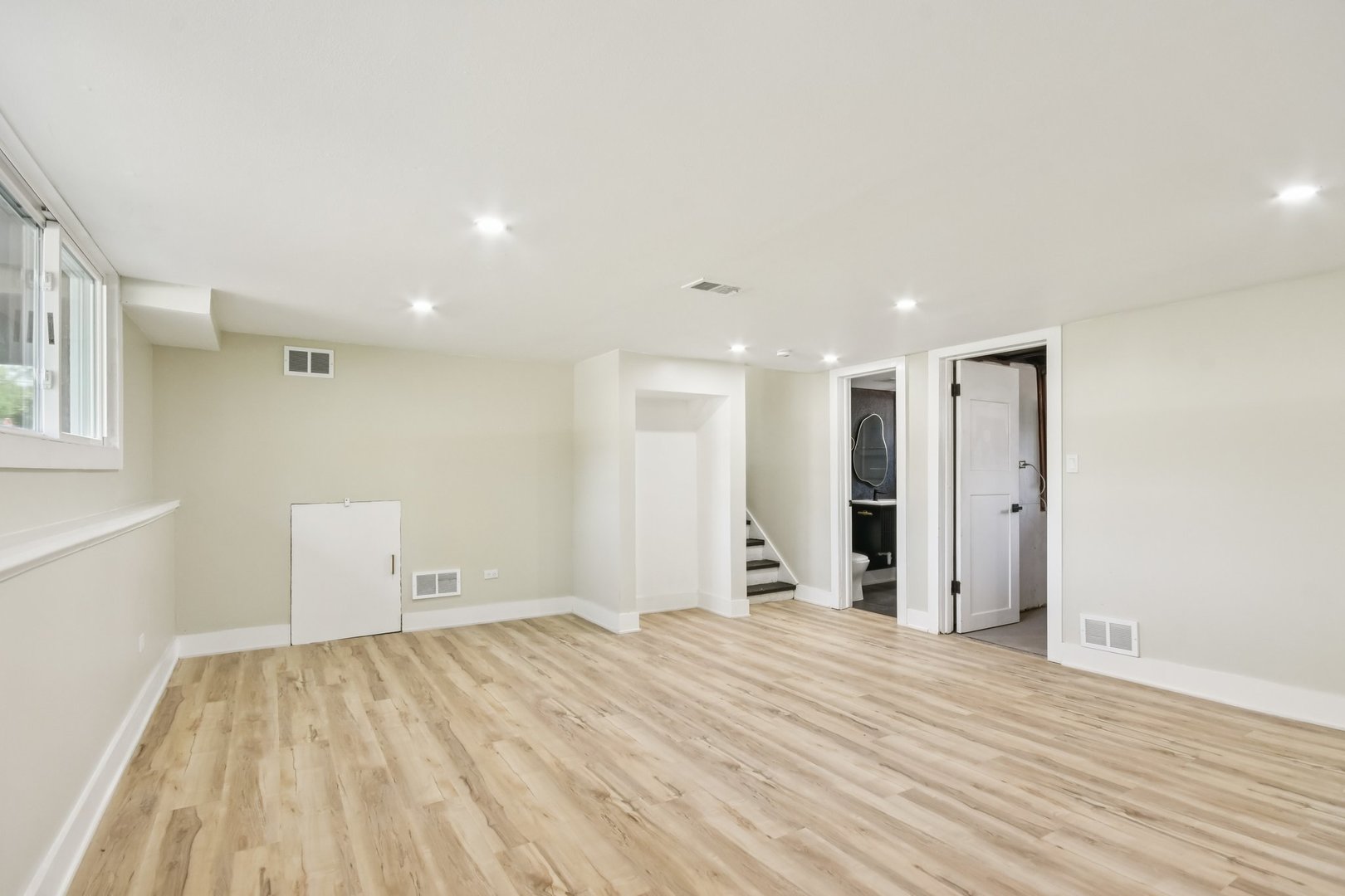 980 Marshall Drive, Des Plaines, IL 60016