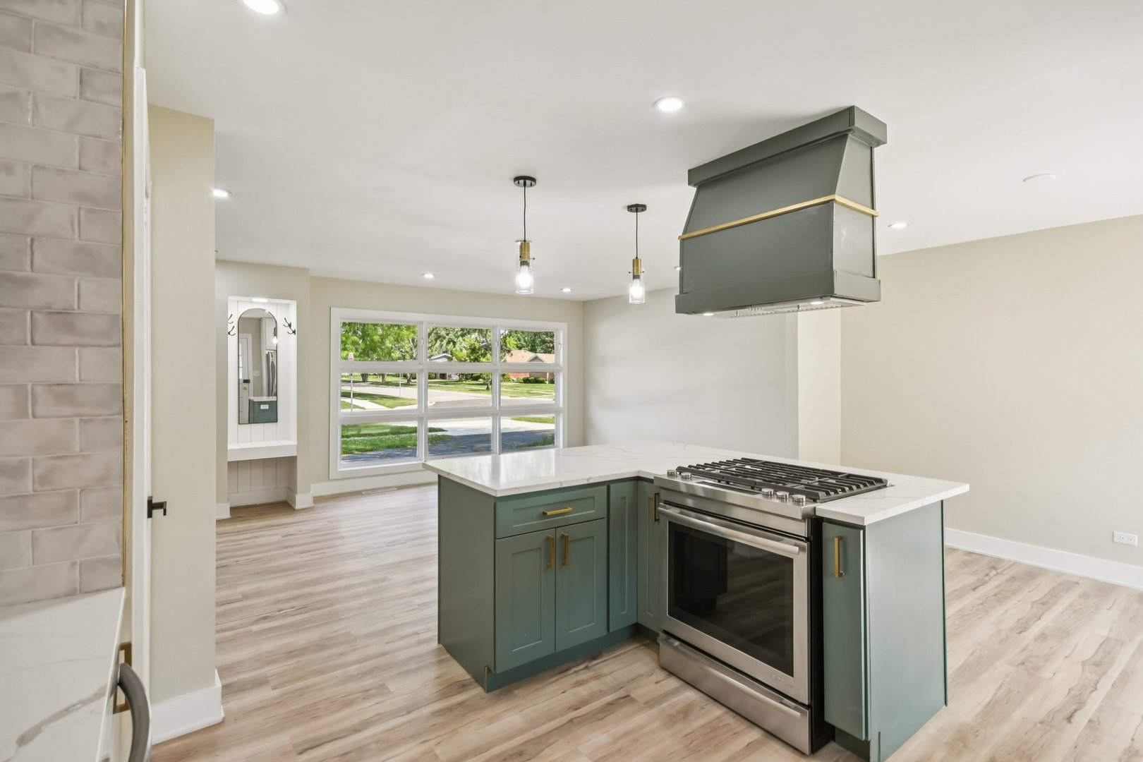 980 Marshall Drive, Des Plaines, IL 60016