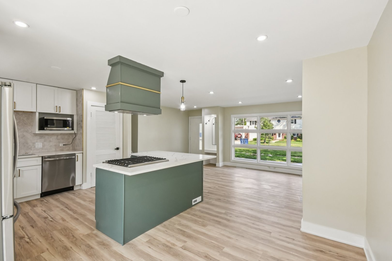 980 Marshall Drive, Des Plaines, IL 60016