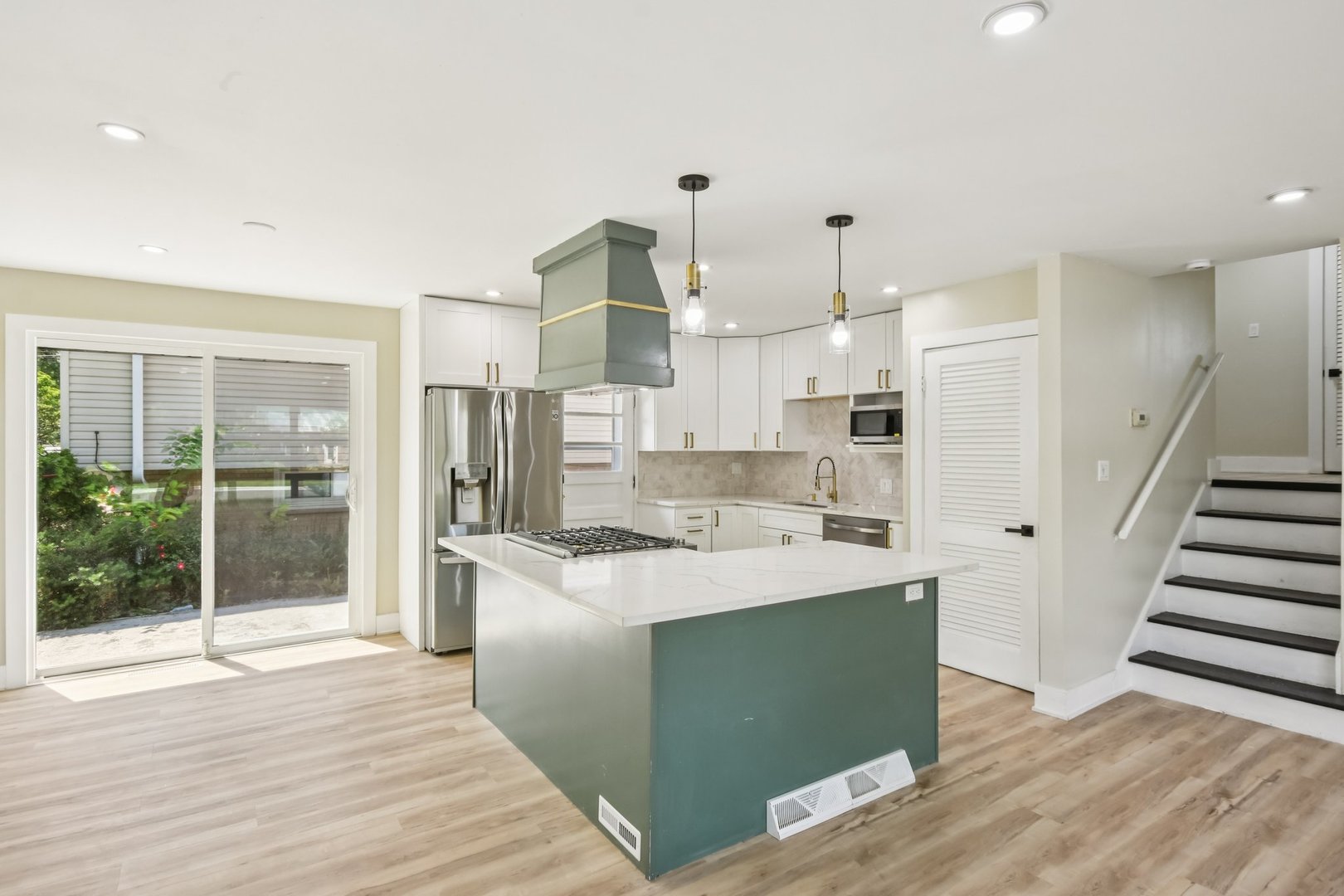980 Marshall Drive, Des Plaines, IL 60016