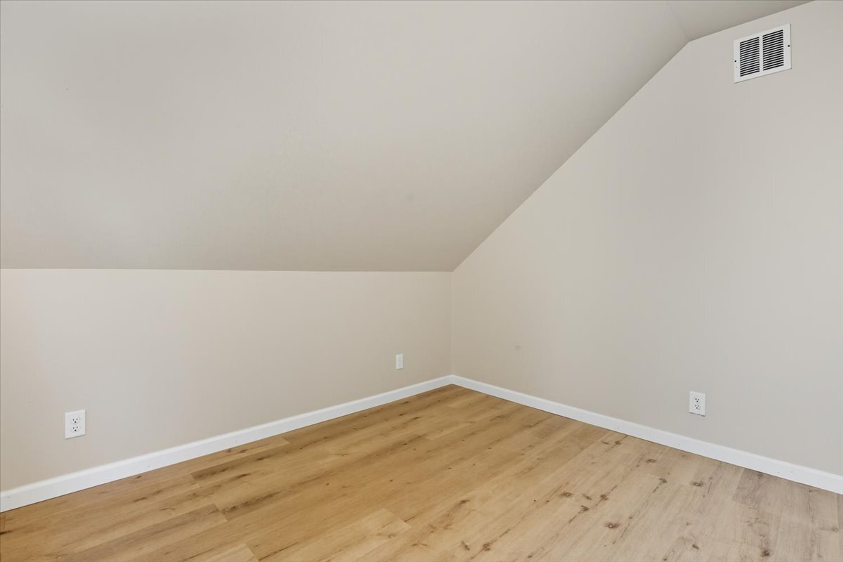 42432 N Lake Avenue, Antioch, IL 60002